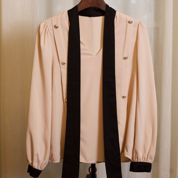 Chic Blush and Black Long Sleeve Blouse w/ Bow - Picture 2 of 9